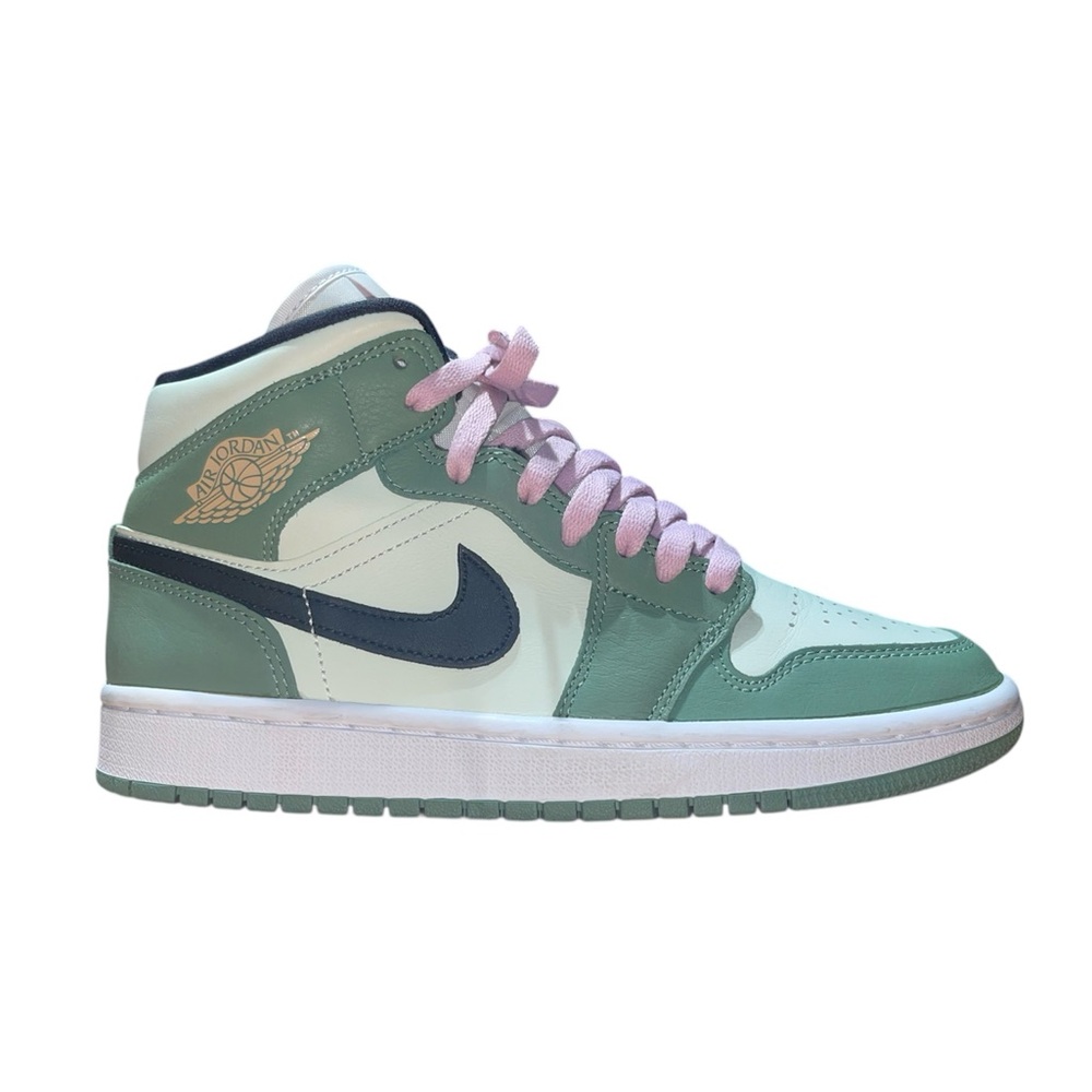Nike Women's Mint and Lavender Sneakers